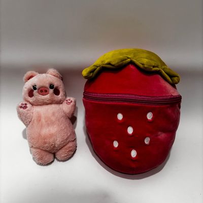 Giocattoli di peluche con cerniere in forma di fragola